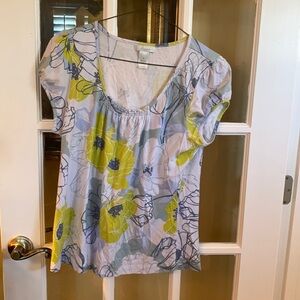 Brand: jhcollectibles flower top. Size: XL: Color: blue, white